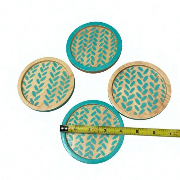 4 Handmade Wooden Blue Patterned Drink Coasters - Picture 5 of 5